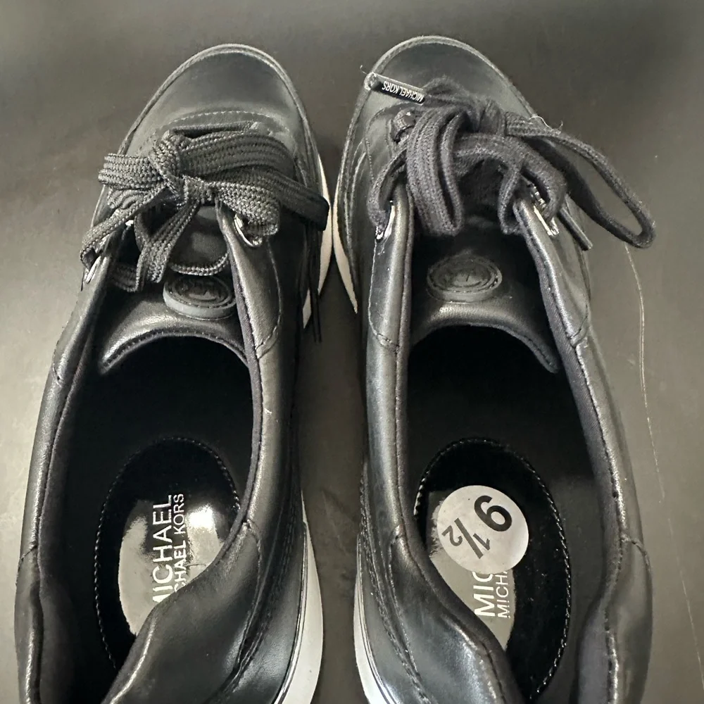 🆕Michael Kors Allie Stride Leather Sneakers